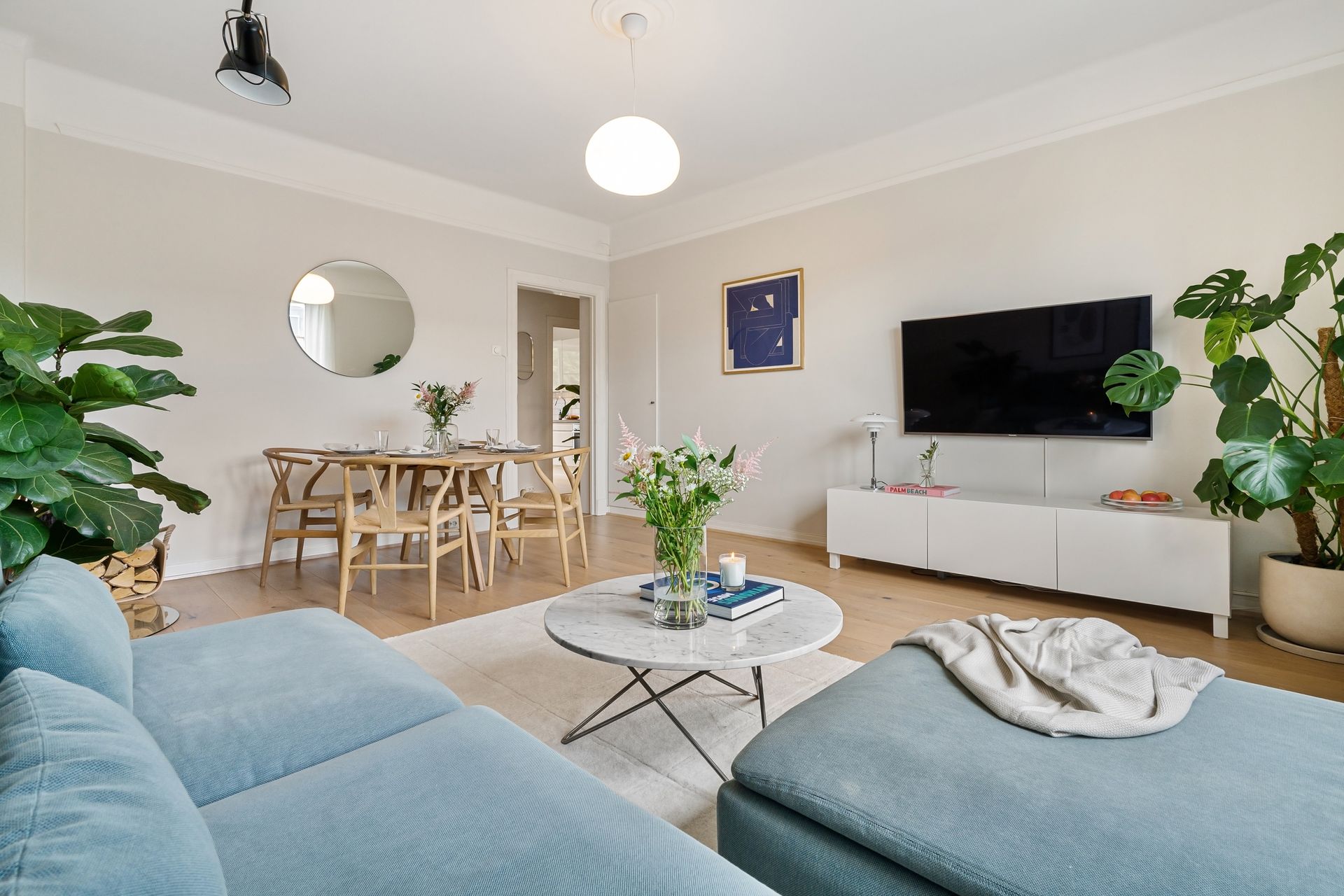 Helle, moderne und gemütliche Wohnung von innen — Immobilienvermietung mit S&K Living